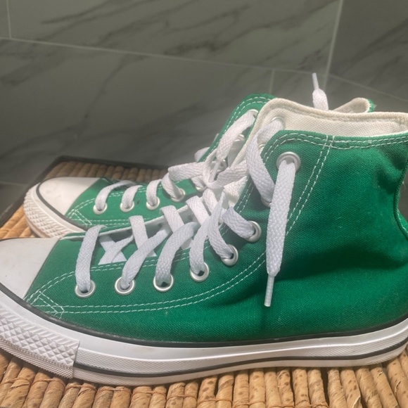 Green high top all star converse women’s size 8.5 - Picture 2 of 6